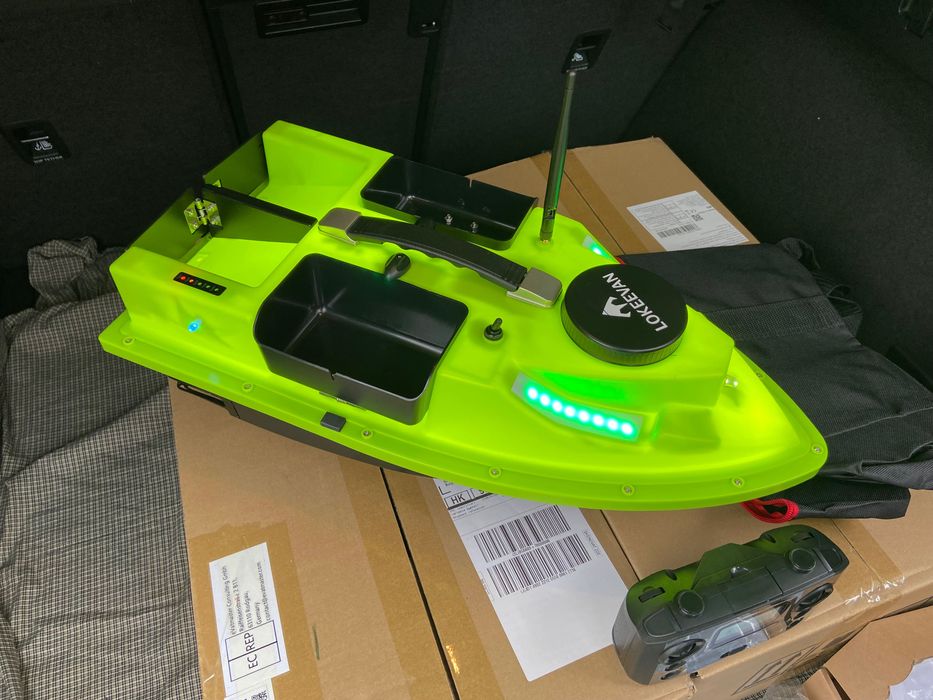 Лодка за захранка Д19