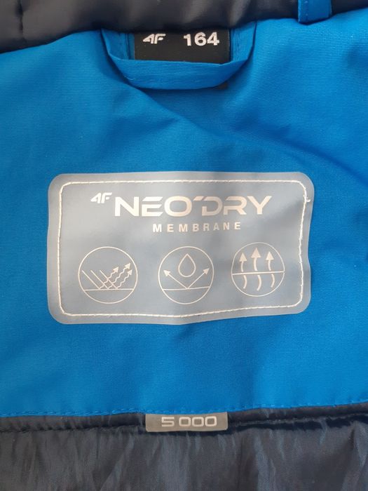 Vând geacă schi/zăpadă pentru copii