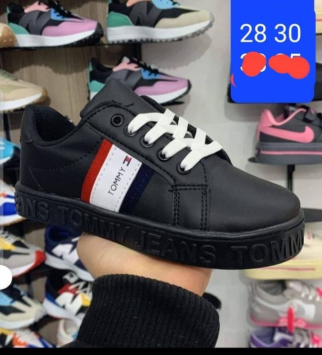 Adidasi fetite si baieti