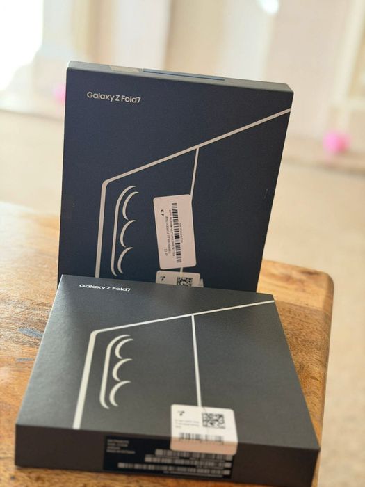 De vanzare z fold 7 de 512g  blluu 6300 lei