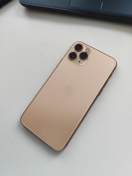 Айфон 11про акб 100%