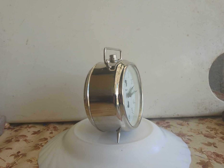 Ceas desteptator de masa mecanic f rar JNSA 95 lei