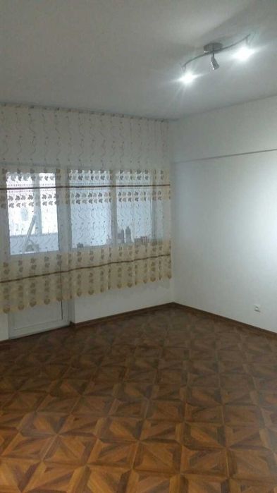 apartament 2 camere decomandat, centru, etaj 2