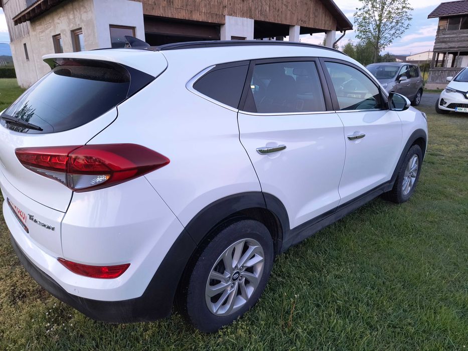 Vând Hyundai Tucson 1,7 crdi