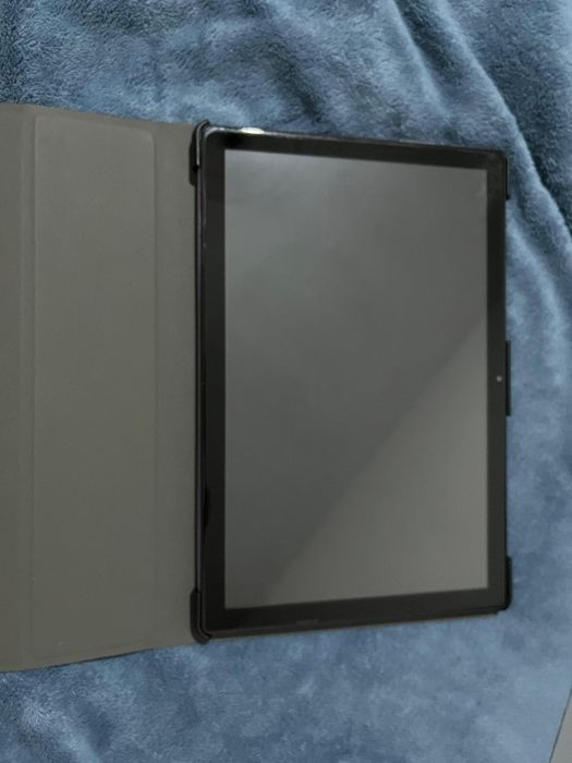 Планшет.            .