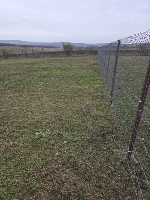 Vând pământ intravilan