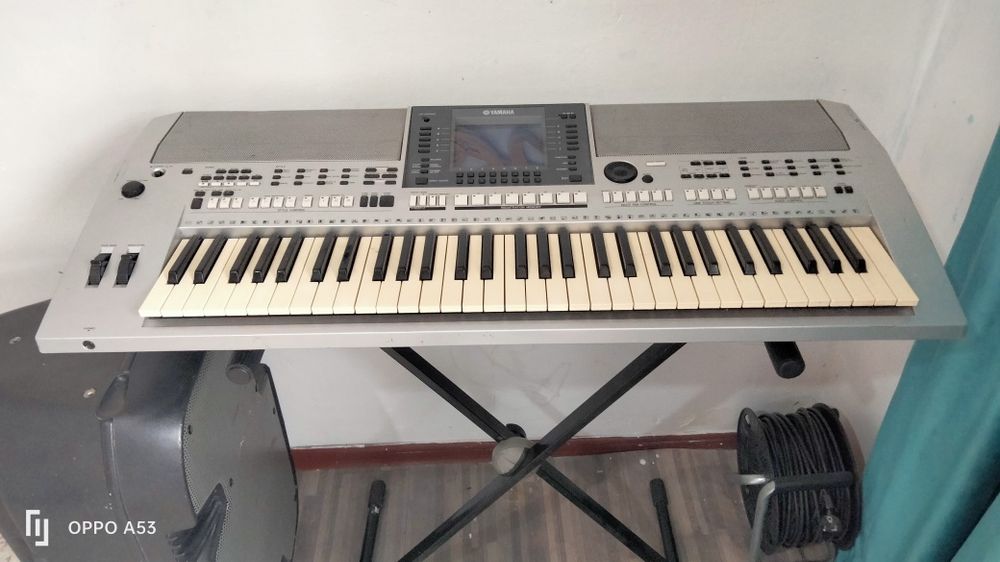 Срочно сатылады Yamaha psr s700,