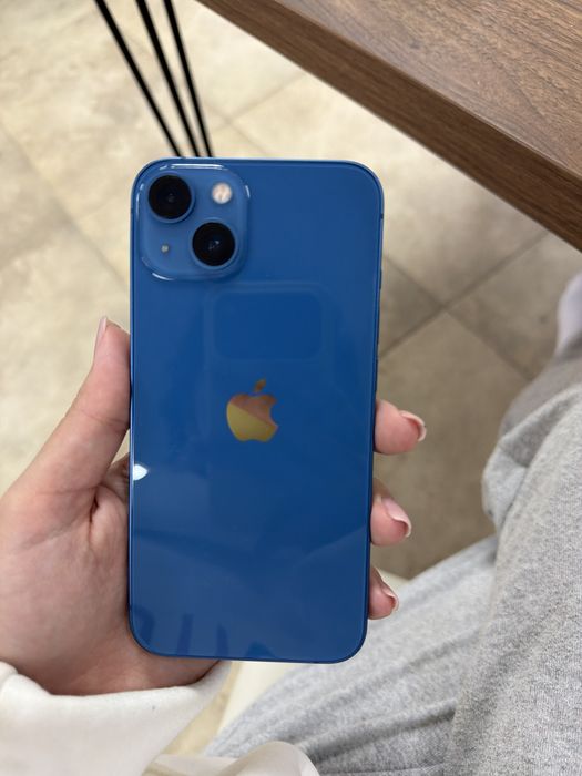 iPhone 13  (син)