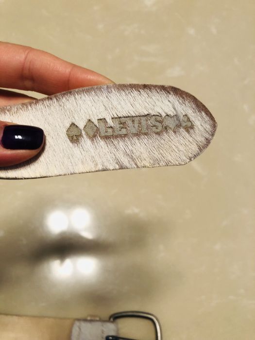 Curele dama , barbati din piele