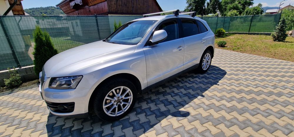 Vând Audi q5 2012