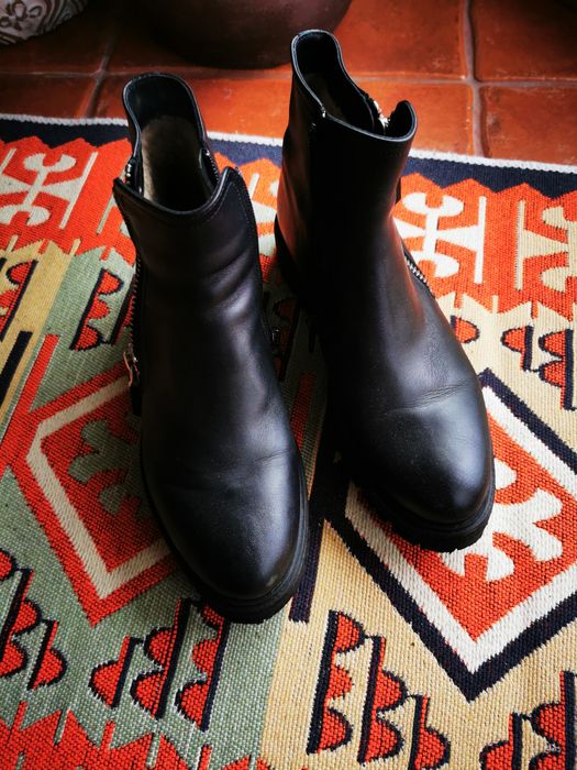 Vând ghete Anna Cori