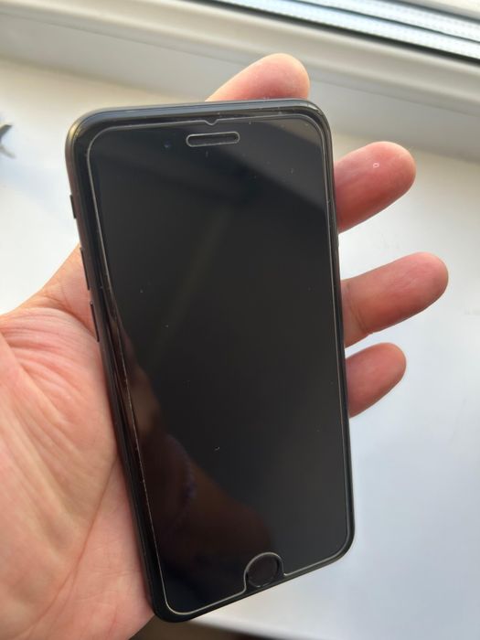 IPhone SE 64GB 3 поколение