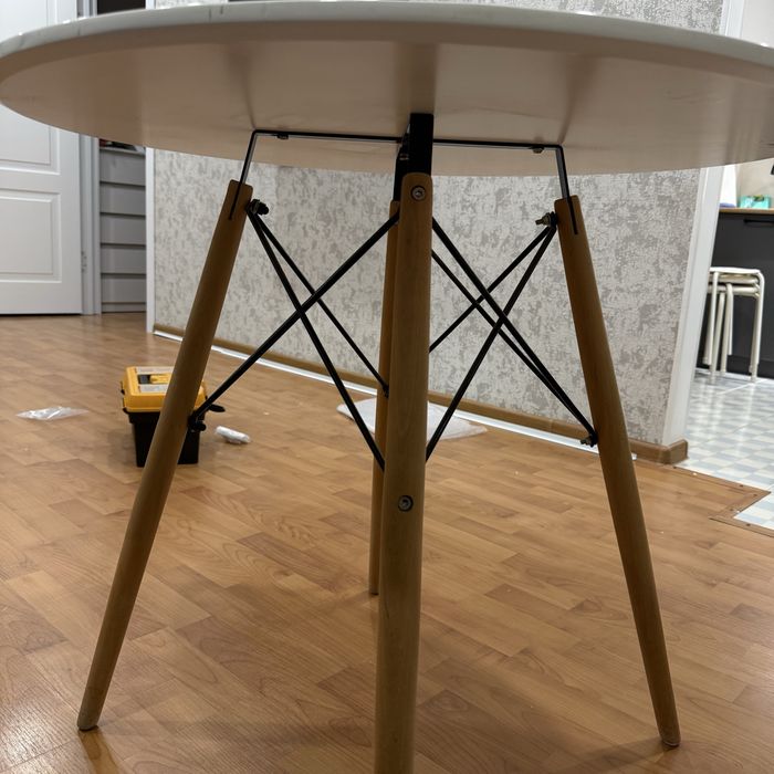 продам кухонный стол Икеа