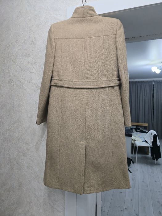 Продам пальто MANGO