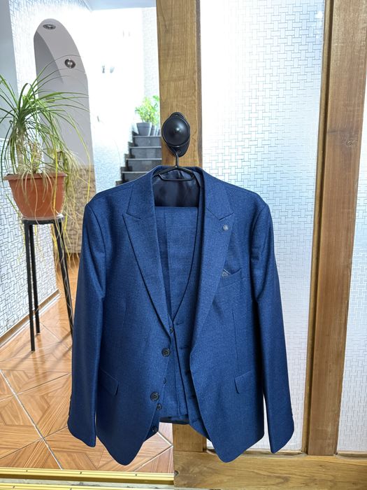 Costum barbatesc 3 piese albstru