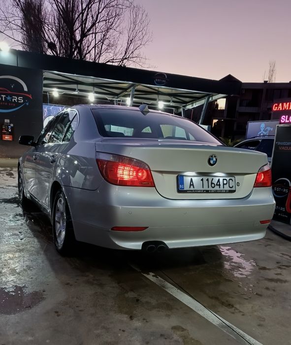 BMW 523 Автомобиль