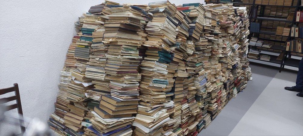 Металлом каропка книги газэта вата пласмас склафан алимин