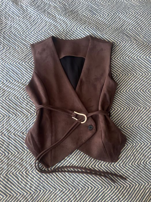 Дамско елече с коланче