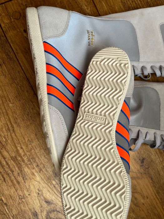 Кроссовки высокие adidas
