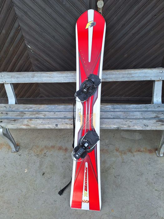 Продавам сноуборд.