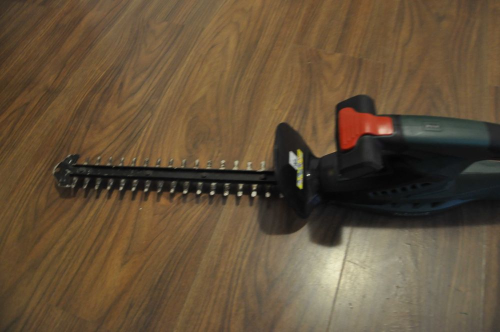 trimmer foarfeca tuns gardul Parkside 12v