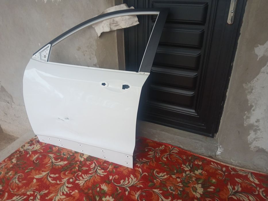 Trekker eshik old chap tomon soiladi