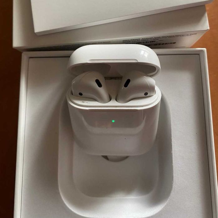 Apple AirPods 2 Wireless Charging Case cu husă Red Bull