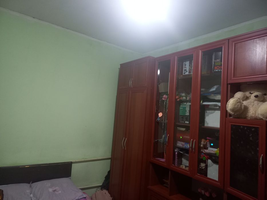 Мирмиронда ховли сотилади 6 сотих, 6 хона, газ, свет, сув. 45 000 &&