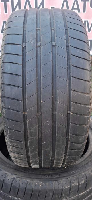 2бр. 245/40/18 Bridgestone 6mm грайфер, дот 21г. ---