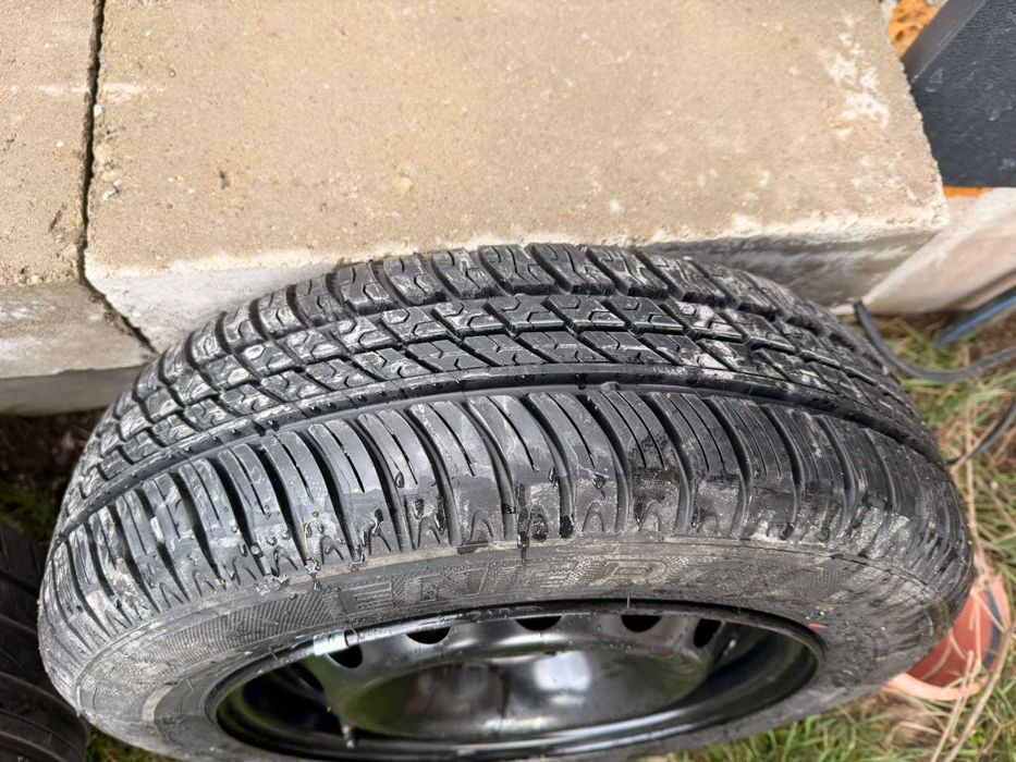 Комплект гуми с джанти (4 бр.) + резервна гума с джанта