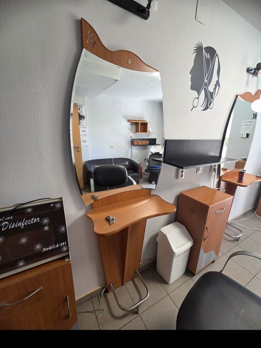 Vand post de coafură frizerie