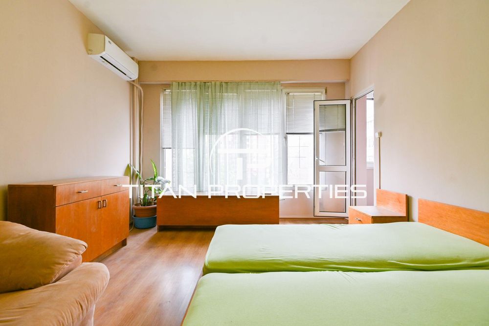 Тристаен за продажба в ж.к Света Троица