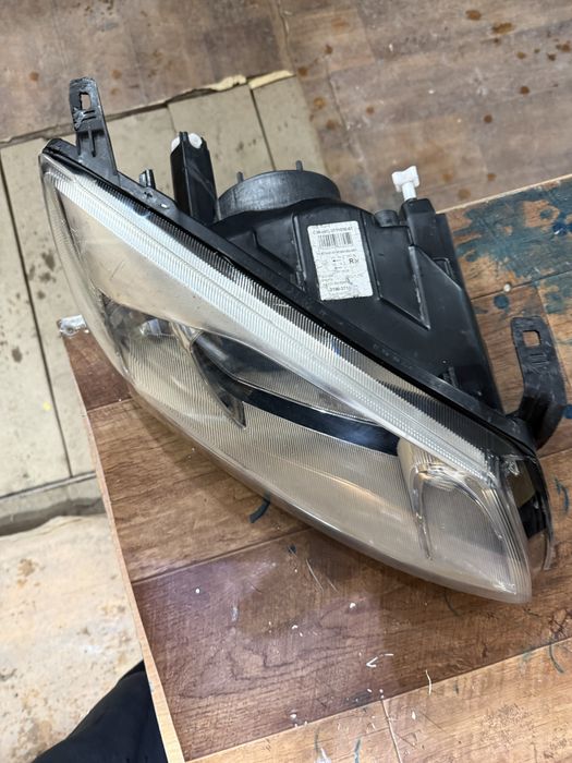 Фара гранта правая