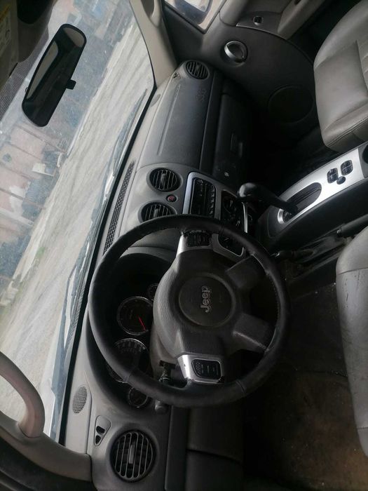 Jeep Cherokee 2,8 CDI, Джип Чероки на части!
Март 2007