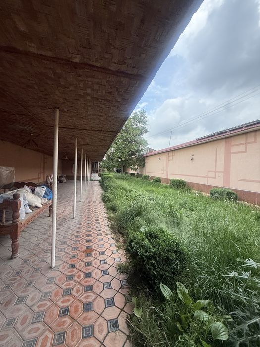 Сергели мошина бозор рупараси 5  сотих 4 хона ховли яшаб турилган уй