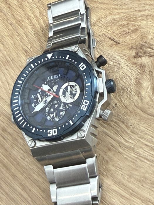 Часовник Guess GW0324G1