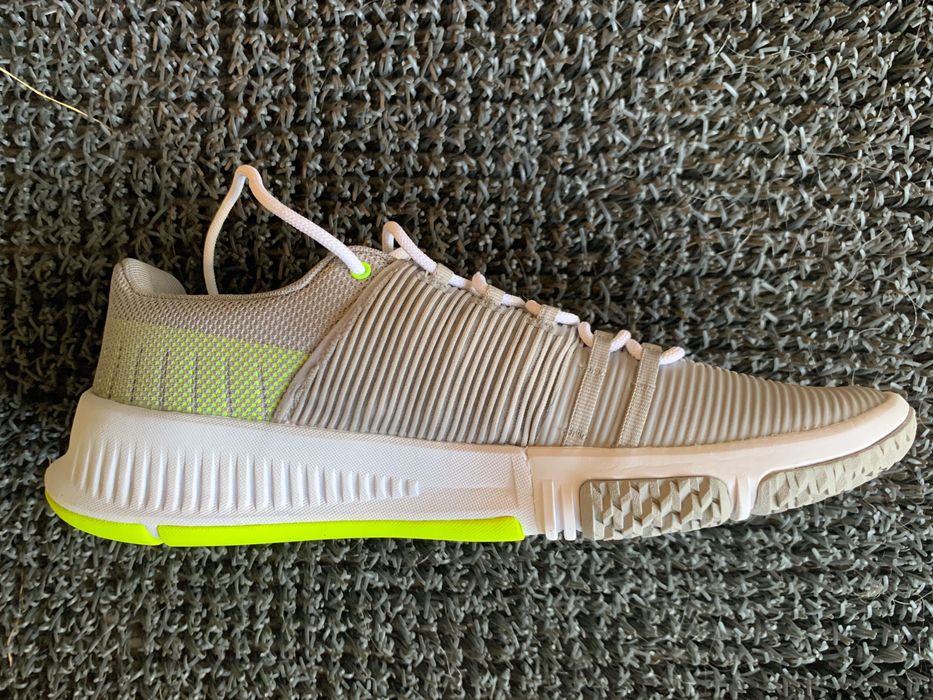 Under Armour • USA