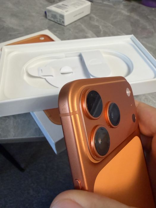 Oferta ! Iphone 17 Pro Max 256 gb ! Baterie 100% ! Culoare frumoasa Orange ! Full box !