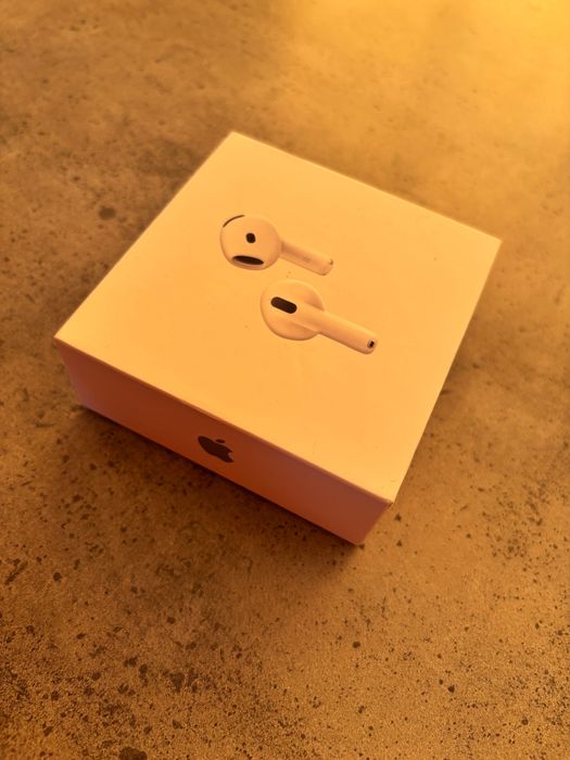 Airpods 4 ANC - чисто нови. Неразопаковани