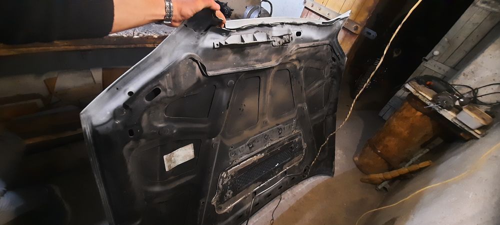 Капот от субару Subaru оригинал