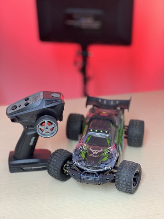 Радиоуправляемая машинка