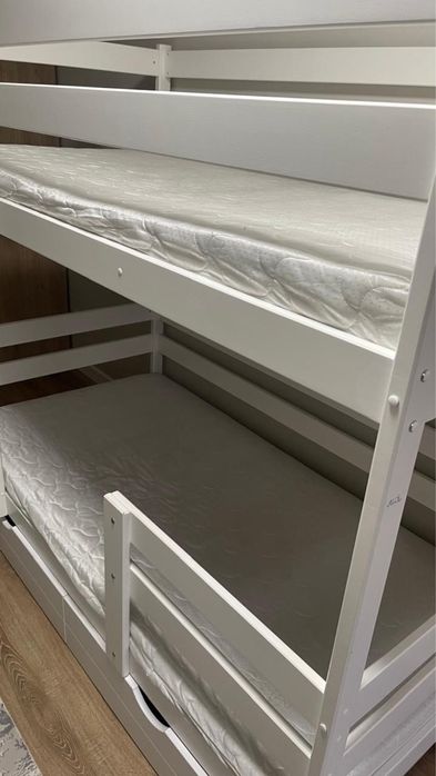 Двухъярусная кровать