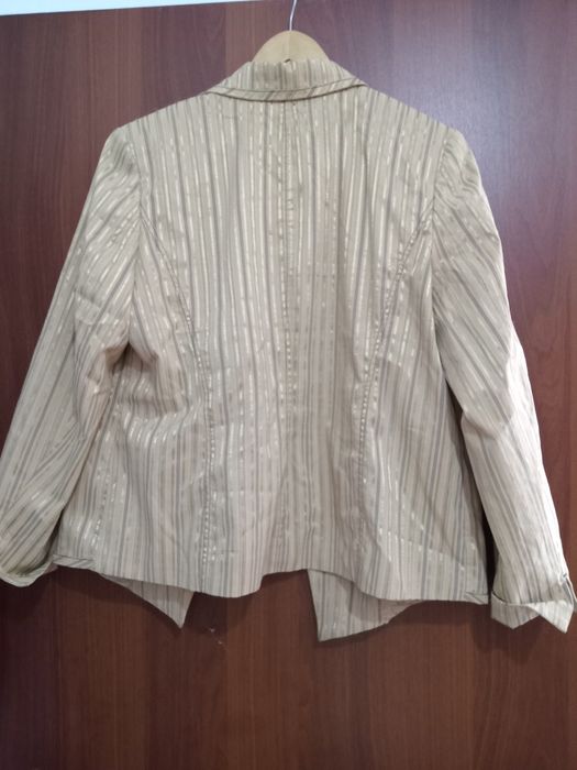 Продам красивый пиджак