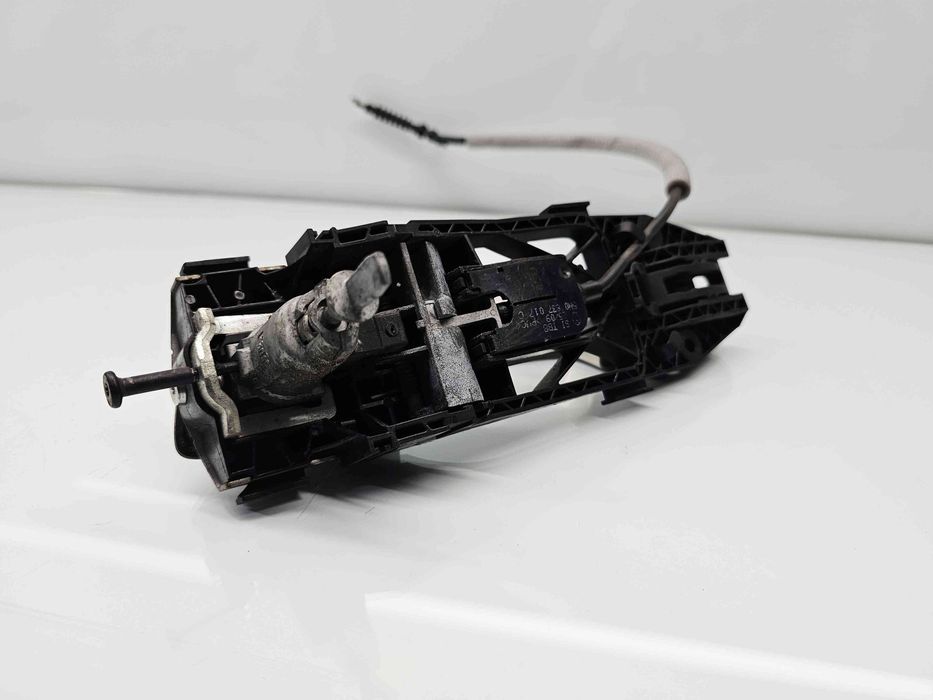 Maner usa dreapta fata Volkswagen Golf 6 (5K1) [Fabr 2009-2013] LR7L