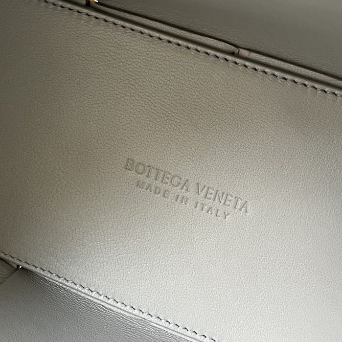 Geanta Bottega Veneta Arco Tote 30cm gri, Premium