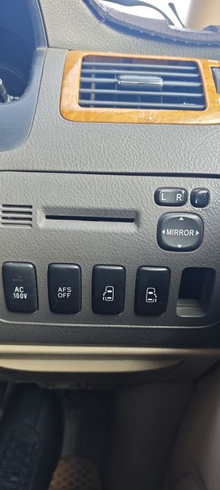 Продается Toyota Alphard 2007