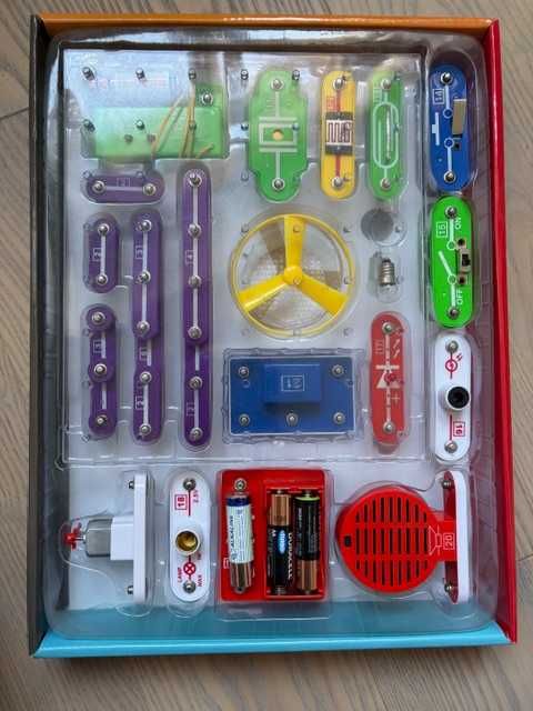 Детский Электронный конструктор Контакт 335 схем