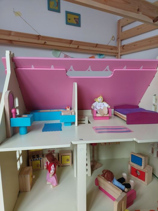 Дървена къщичка за игра