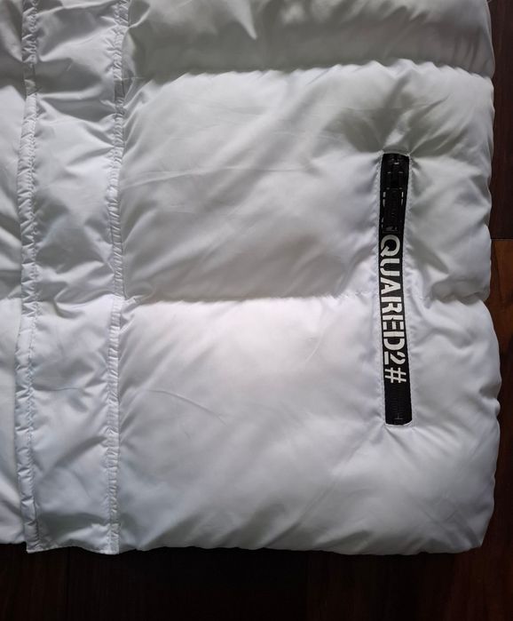 елек "DSQARED2" бял с пух