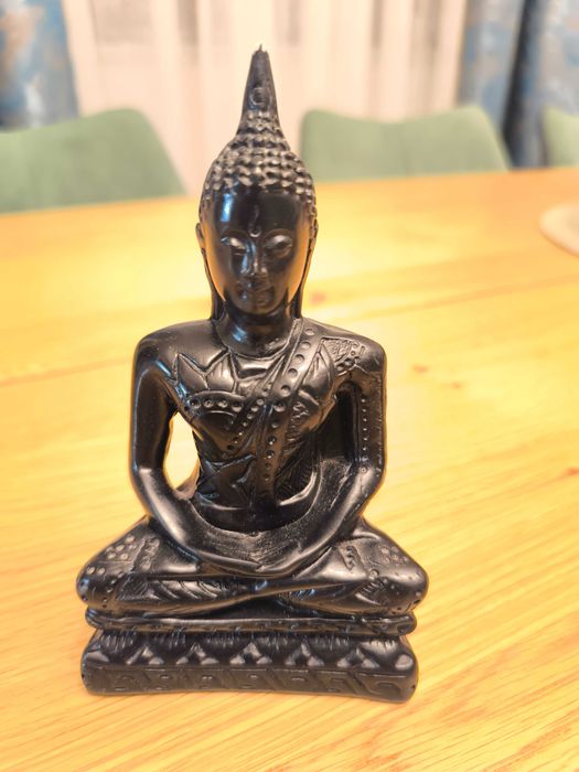 Statuie din rășină cu Buddha în poziție de meditație